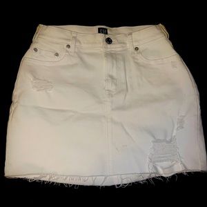 GAP White Denim Jean Skirt ; Never worn